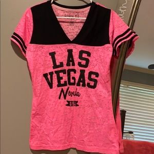 Hot pink/black shirt